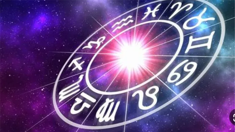 حظك اليوم للأبراج الفلكية.. برج الحمل يتلقى بشرى سارة والثور يغمره سحر الجاذبية