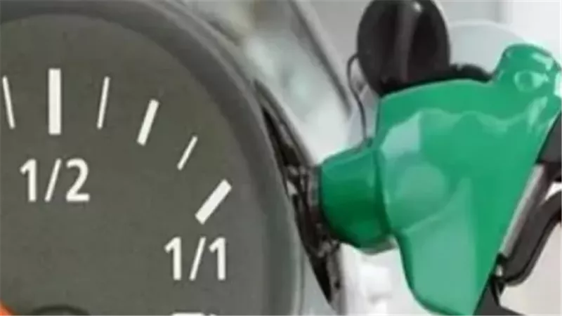 تحديث يومي: تعرف على سعر لتر البنزين 92 و95 والسولار في المحطات