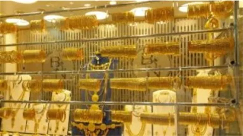 رغم تراجع الأونصة عالميًا.. لماذا استقر سعر الذهب عيار 21 في السوق المصري؟