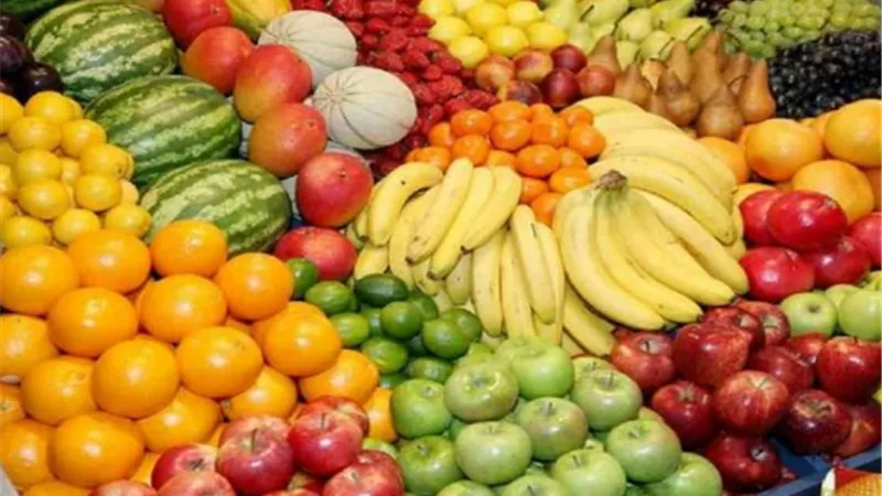 سوق الفاكهة اليوم.. ارتفاع أسعار التفاح المحلي والكنتالوب يسجل مستويات جديدة
