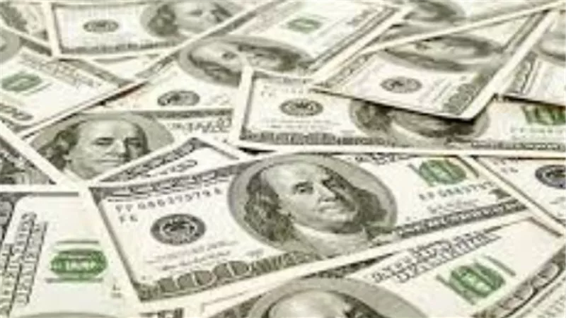 مفاجآت أسعار الصرف: تباين طفيف في سعر الدولار ببنك الإسكندرية وقناة السويس