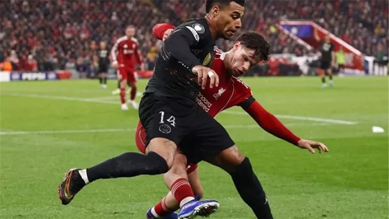 سان جيرمان يفوز على ليفربول في عقر الدار ويبلغ المربع الذهبي