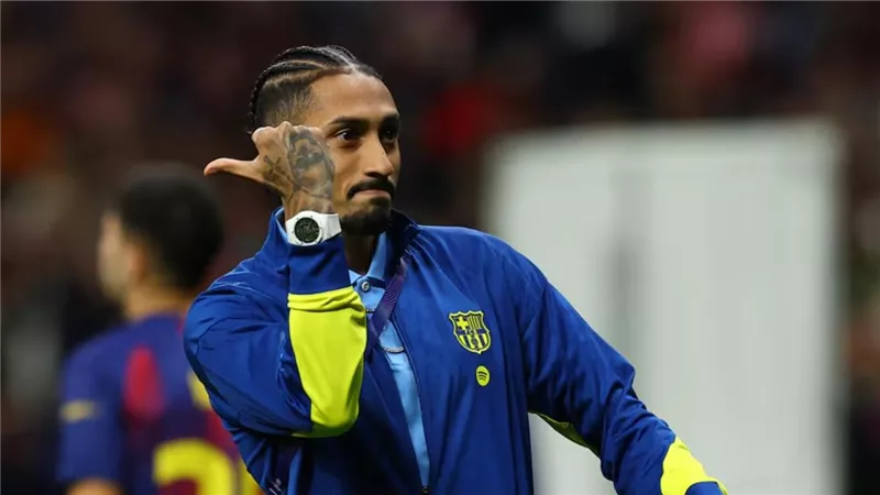 رافينها يستفز جماهير أتلتيكو مدريد بعد توديع برشلونة دوري أبطال أوروبا