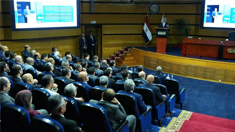 ثورة في إنتاج البترول.. وزير البترول يعلن تطبيق تقنيات 