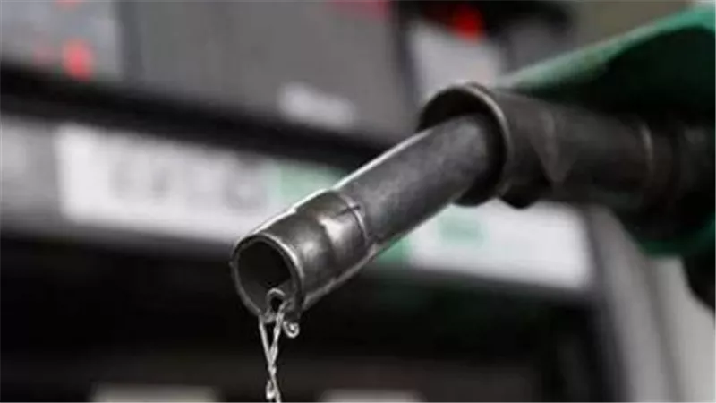 جدول أسعار المحروقات اليوم.. استقرار البنزين وتراجع الغاز وسط تقلبات مالية حادة