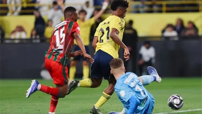 النصر يفوز على الاتفاق ويواصل التحليق بالصدارة