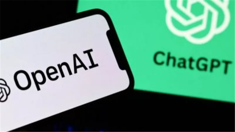 لماذا يهرب المستخدمون من ChatGPT الرسمي من OpenAI؟ مخاوف المراقبة الجماعية والأسلحة الذاتية