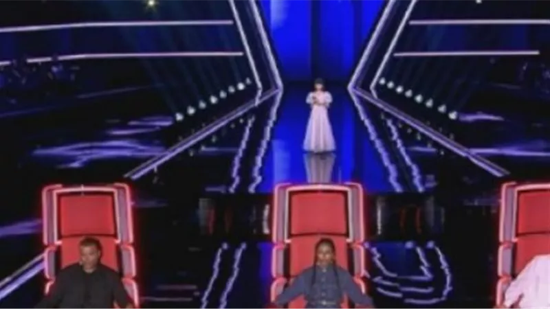 لحظات مؤثرة في ذا فويس كيدز.. بكاء الأمهات وحوار الشبه بين الشامي والمتسابق ساري الصليبي