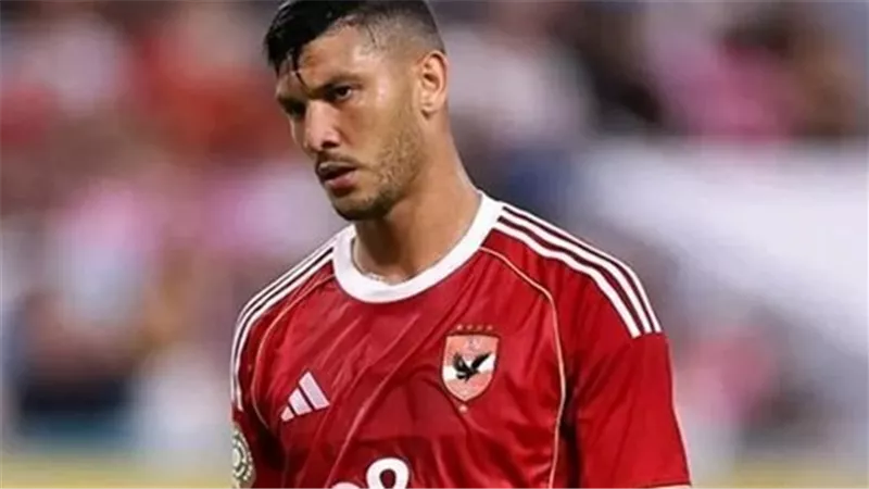 الأهلي يعرض بيع أشرف داري إلى كالمار السويدي مقابل 750 ألف يورو