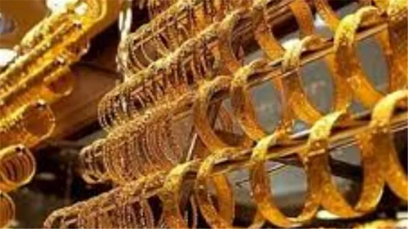 الذهب عيار 21 يسجل 7035 جنيهًا وسط ترقب لتحركات سعر الصرف والأونصة