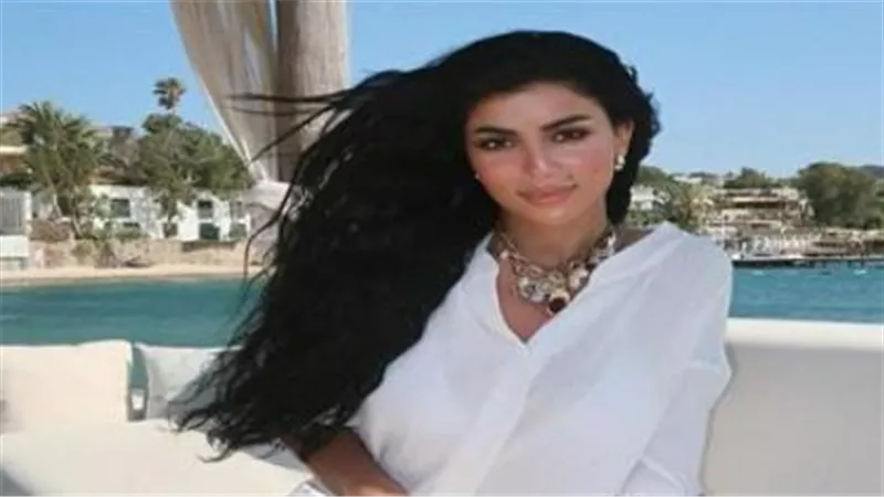 بإطلالة لامعة وخصلات منسدلة.. كارولين عزمي تحتفل بعامها الجديد بجمال استثنائي