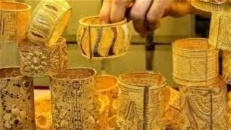 سعر الذهب بالمصنعية اليوم والفرق بين البيع والشراء لجميع الأعيرة