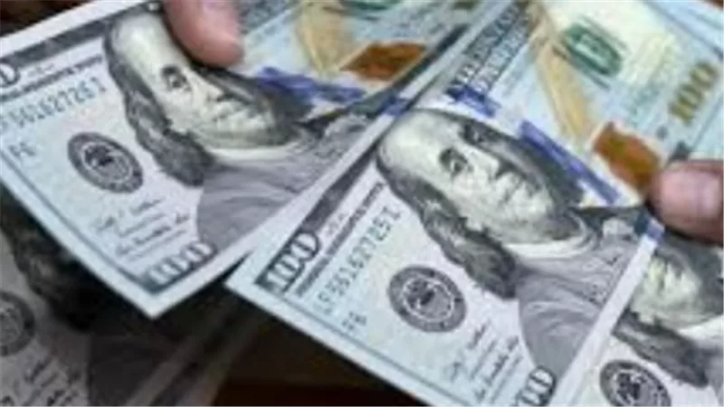 دليل المسافر والمستثمر: أسعار صرف الدولار الأمريكي في بنك القاهرة والمصرف المتحد اليوم