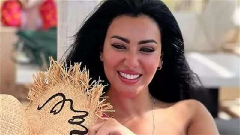 شاهد أحدث ظهور للفنانة ميريهان حسين في أمريكا: جمال وأناقة بصبغة كلاسيكية ناعمة