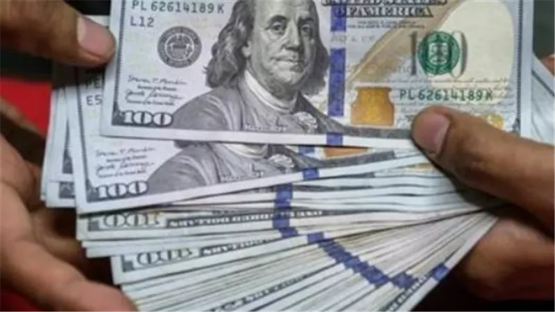 الدولار في المصرف المتحد وقناة السويس: استعراض شامل لأسعار الشراء والبيع اليوم