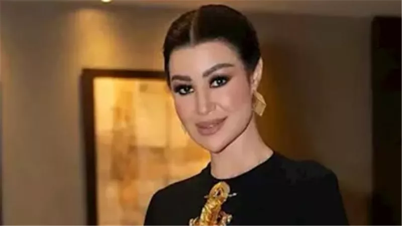 أروى جودة تضيء سماء أسوان: تفاصيل إطلالتها الفضية الساحرة في مهرجان أفلام المرأة