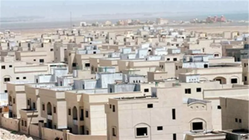من الورق إلى الأرض: رحلة المطور العقاري في بناء المدن الذكية والمستدامة
