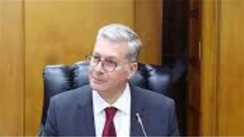 قطاع البترول المصري يعزي القيادة السياسية في رحيل اللواء كمال مدبولي