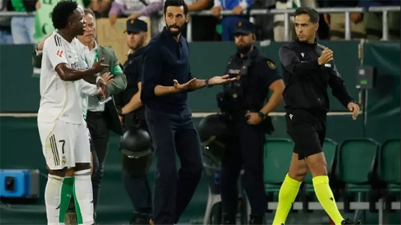 بيريز يقلص صلاحيات مستشاريه وينفرد باختيار المدرب الجديد