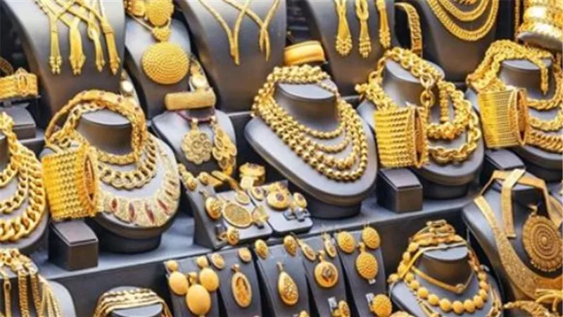 بعد تراجع الأوقية عالميًا.. تعرف على سعر الذهب وعيار 21 في الصاغة المصرية