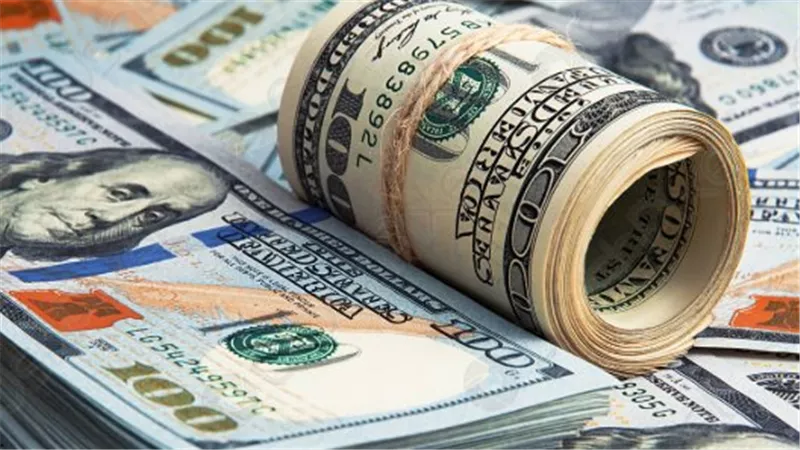 هدوء في سوق الصرف.. لماذا استقر سعر الدولار أمام الجنيه المصري بختام تعاملات أبريل؟