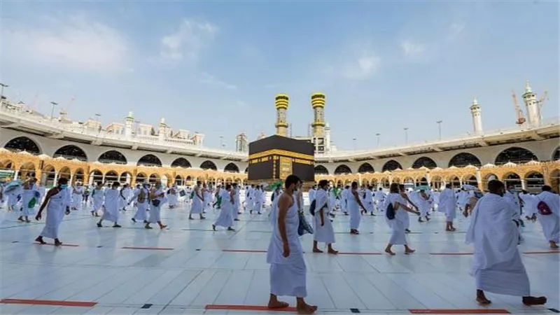 طواف الإفاضة.. ركن الحج الأكبر وموعد أداؤه وشروط الطهارة حول الكعبة