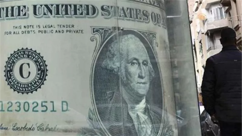 هل يتخطى حاجز الـ 53 جنيهًا؟ استعراض لأسعار الدولار في CIB والبنك العربي الإفريقي