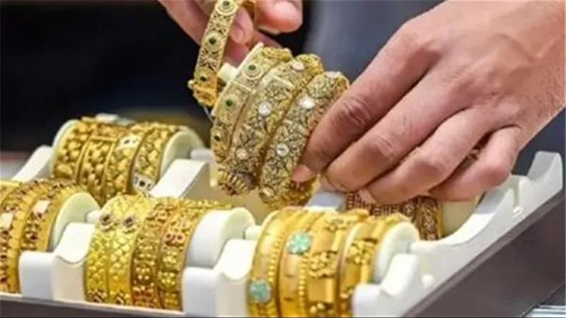 أسعار الذهب في مصر الخميس 30-4-2026: توازن الدولار يحمي المعدن الأصفر من السقوط