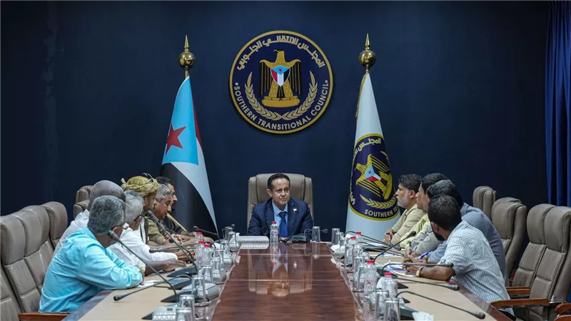 الحالمي يلتقي قيادات انتقالي عدن لتعزيز الاستعدادات لمليونية 