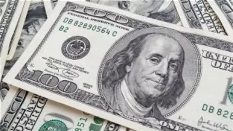 سعر الدولار مقابل الجنيه المصري: ثبات ملحوظ في البنك الأهلي وبنك مصر ومصرف الإسكندرية
