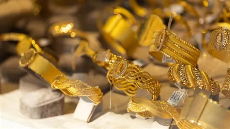 انخفاض في سعر الذهب خلال التعاملات المسائية اليوم الاثنين