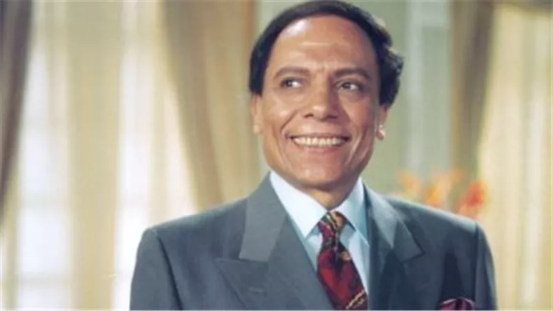 يسري الفخراني ينشر بهجة الزعيم: تفاصيل وصلة غزل عادل إمام في 