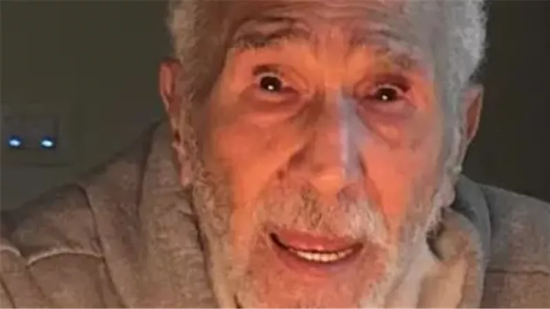 رسالة مؤثرة من نجل عبدالرحمن أبو زهرة للجمهور.. ودعوات بالشفاء تملأ منصات التواصل
