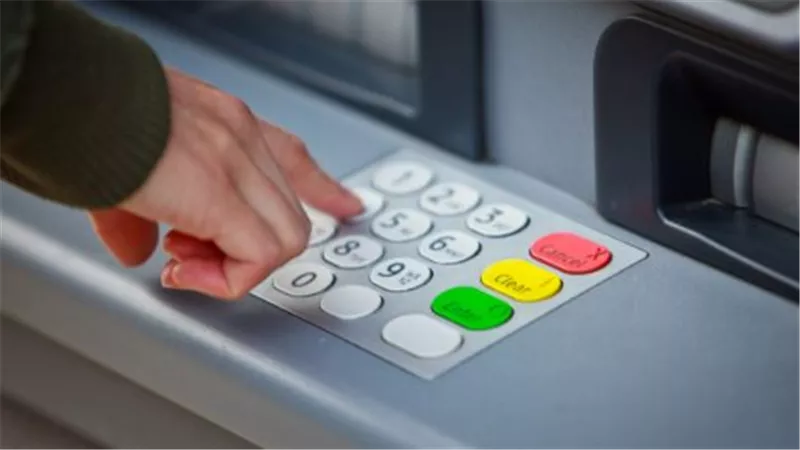 وداعًا للبطاقات التقليدية.. اكتشف خدمات السحب والإيداع عبر الموبايل