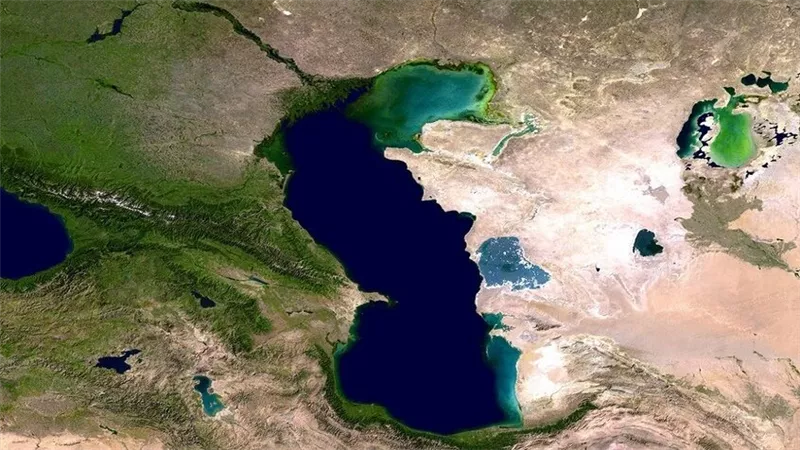 تحوّل بحر قزوين إلى ممر جيوسياسي بديل بين إيران وروسيا في ظل العقوبات الغربية وإعادة تشكيل طرق التجارة الإقليمية