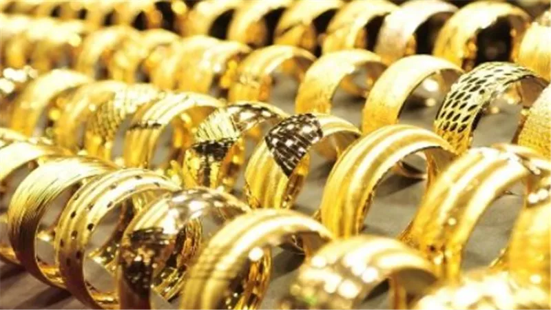تقرير جولد بيليون: الذهب يرتفع 2.2% عالميًا بدعم من تراجع أسعار النفط الخام