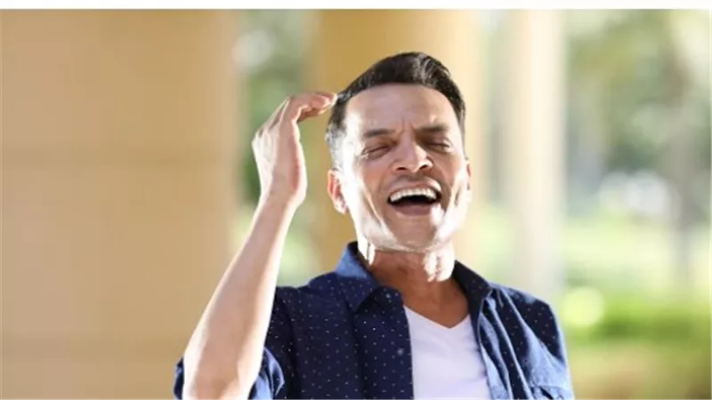 طارق الشيخ يغني للسينما بموال 