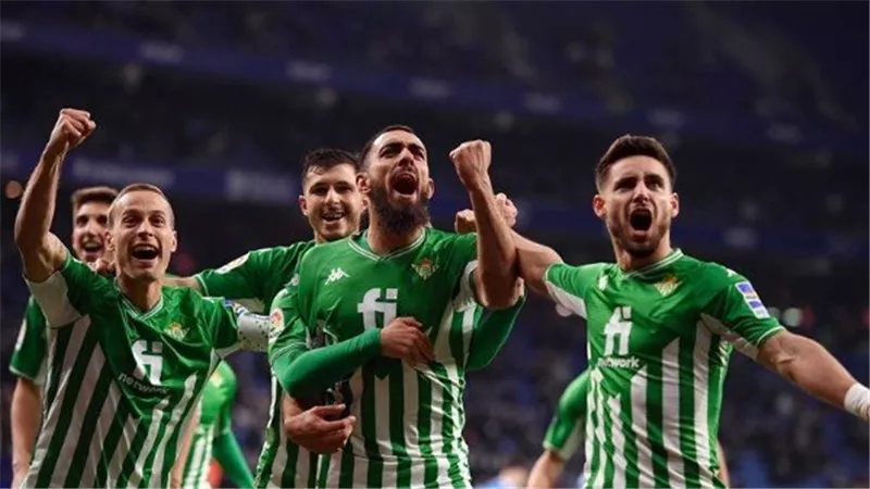بعد 21 عامًا من الانتظار.. ريال بيتيس يعود إلى دوري أبطال أوروبا