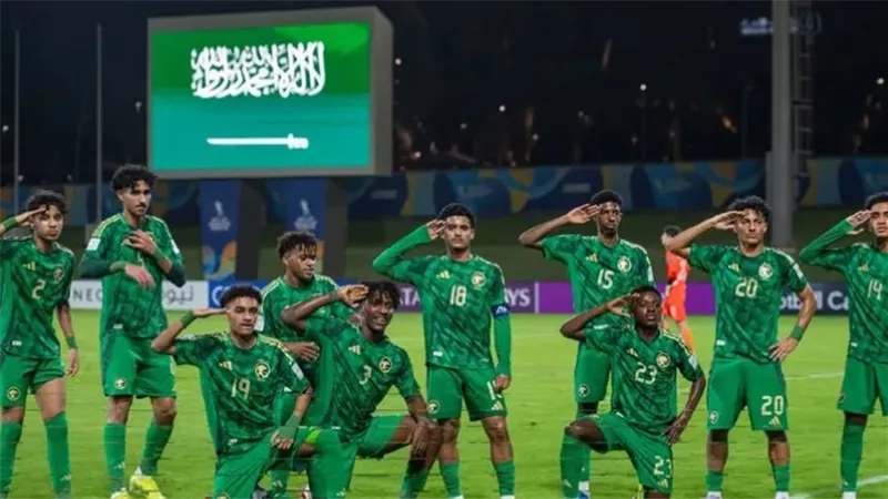 السعودية تواجه الصين بربع نهائي كأس آسيا للناشئين بعد تعادل مثير مع طاجيكستان