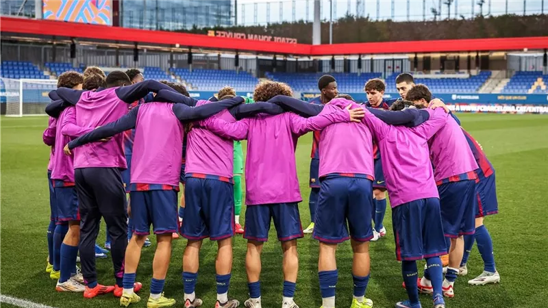 موعد والقنوات الناقلة لمباراة برشلونة وتينيريفي اليوم في إياب ربع نهائي كأس الأبطال للشباب