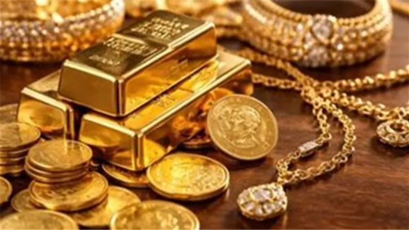 المعدن النفيس في مواجهة الدولار: كواليس استقرار الذهب في مصر وعالميًا