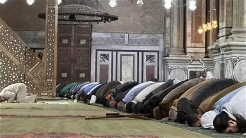 جدول مواعيد الأذان اليوم في مصر والفوائد التربوية والإيمانية لالتزام المسلم بمواقيتها