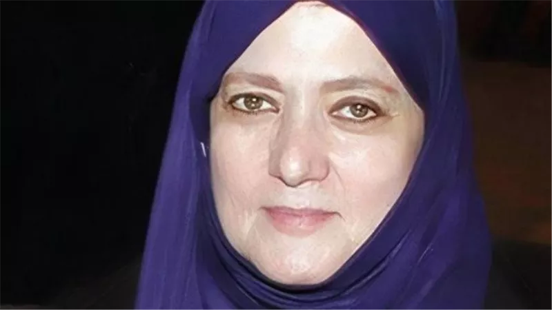شمس البارودي تفتح النار على مخترق حسابها: 