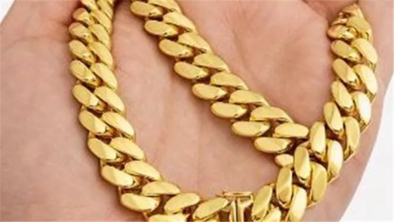 تحديثات سوق الذهب.. سعر عيار 24 وعيار 18 بالمملكة العربية السعودية وبورصة الذهب العالمية