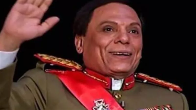 60 عامًا من الإبداع.. محطات فارقة في مسيرة عادل إمام الفنية من مسرح الجامعة للنجومية