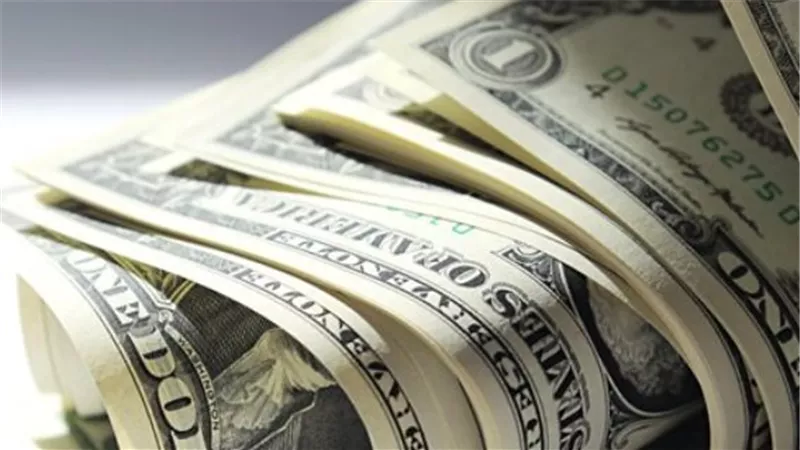 حركة تداول الدولار في البنوك المصرية: نظرة تحليلية على الأسعار