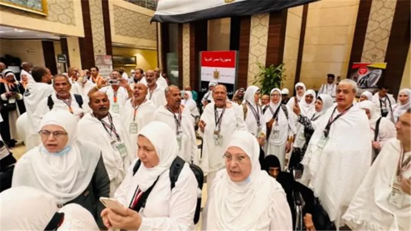 جولة ميدانية لرئيس بعثة حج الجمعيات الأهلية في مشعر عرفات اليوم