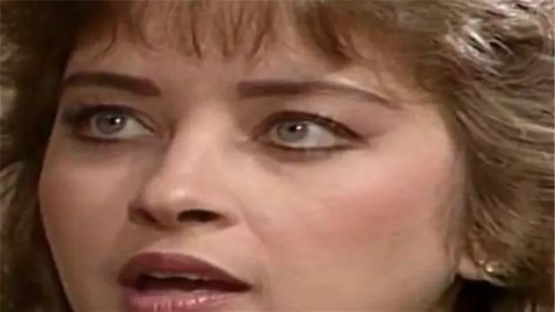 مسيرة 30 عامًا من الإبداع: إحياء ذكرى الفنانة فايزة كمال اليوم
