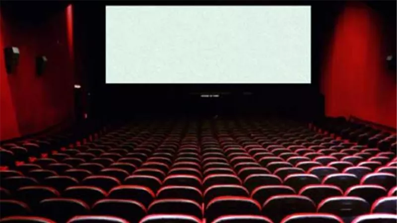 كيف كانت السينما المصرية في موسم عيد الأضحى عام 2000؟ رحلة في ذاكرة الشباك
