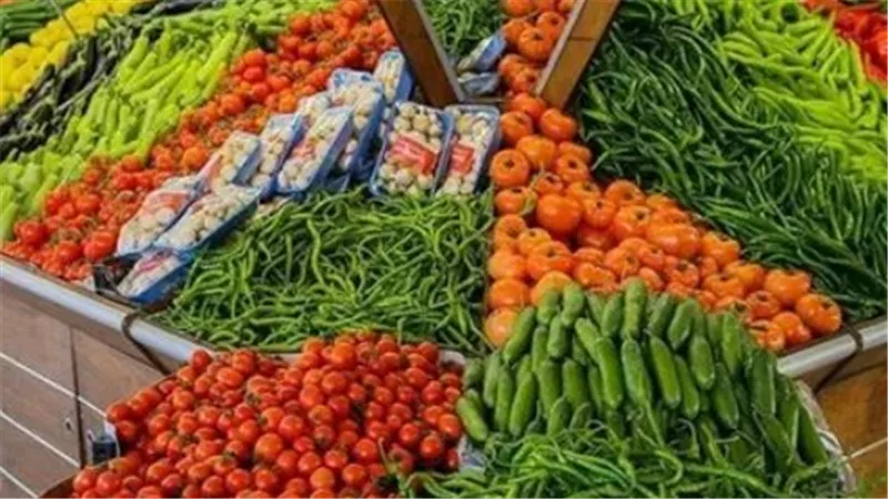 نشرة أسعار الخضروات والفاكهة اليوم الاثنين: استقرار بعض الأصناف وتغيرات أخرى